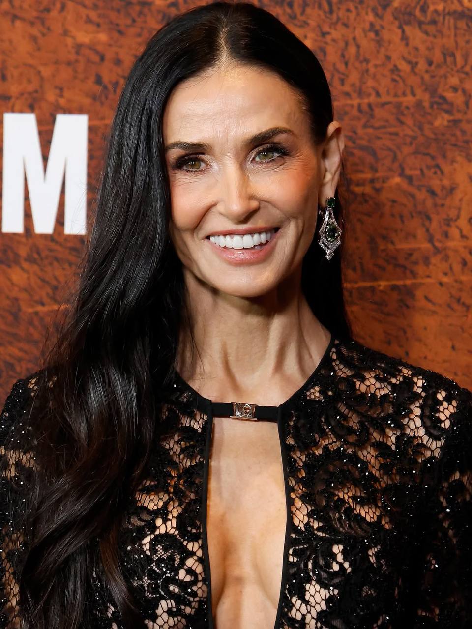 В свой день рождения Деми Мур предпочла надеть «голое платье»